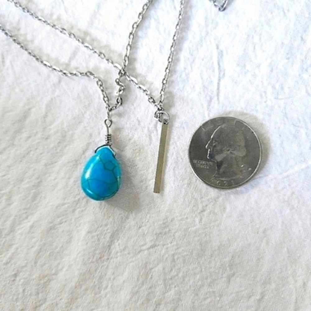 🔥3/$20 Silver and Turquoise Layered Necklace - Picture 2 of 7